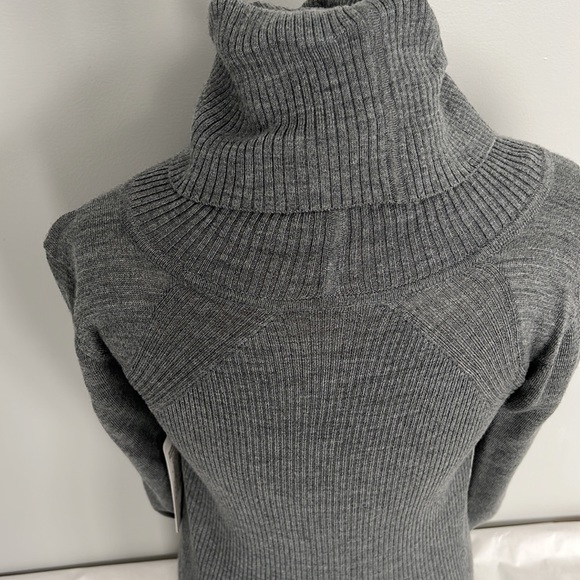Lululemon Pockets Sweat Savasana Merino Wool Turtleneck Gray Sweater Womens 6 M - Picture 11 of 16
